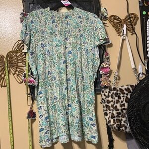 #394 size 3 Torrid Blue & Green Floral Blouse w/ boho vibe